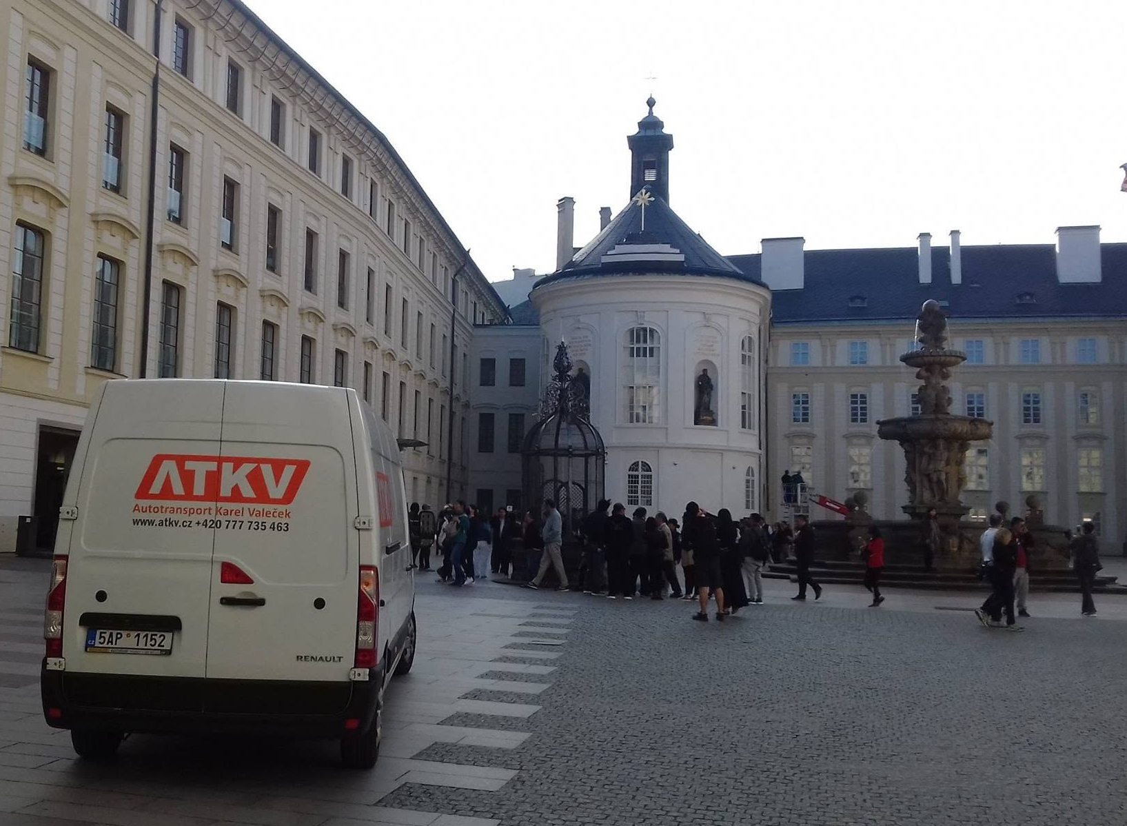 Zajištění sochy v nákladovém prostoru dodávky